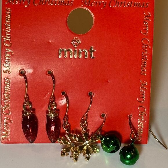 Festive Christmas Earrings Set – Holiday Cheer in Every Pair - Picture 4 of 5